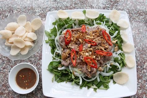 Bò Tái Chanh - Rare Beef in Lime Juice Salad Recipe | Salad recipes, Beef, Authentic asian recipes