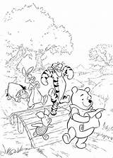 Kolorowanki z bajki Kubuś Puchatek Do Wydruku  Pokoloruj Świat Bear sketch template
