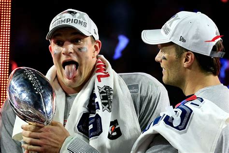 Gronk shares message for Brady after retirement