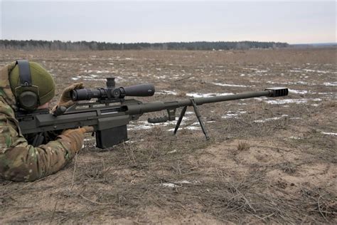 Ukrainian sniper (28 brigade) fire on Russians near Bahmut : r ...