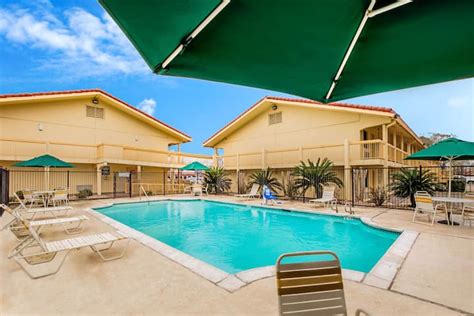 La Quinta Inn by Wyndham Lufkin | Lufkin, TX Hotels