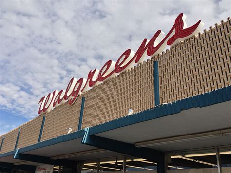 Vintage Neon and Googie Signage in Phoenix | Neon | Modern Phoenix