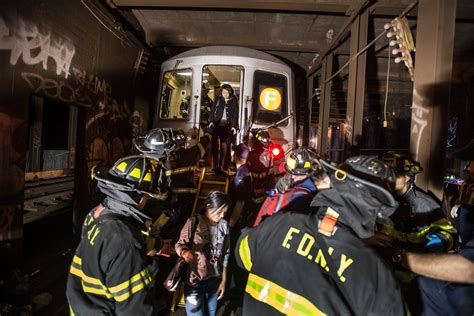 Late-Morning Jolt: Subway Derailment in Queens Injures 19 - The New ...