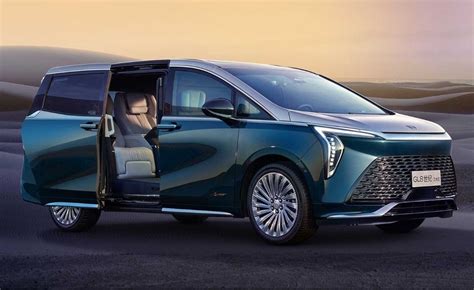 Buick GL8 Century 2023: una lujosa minivan con pantalla gigante | Sobre Ruedas