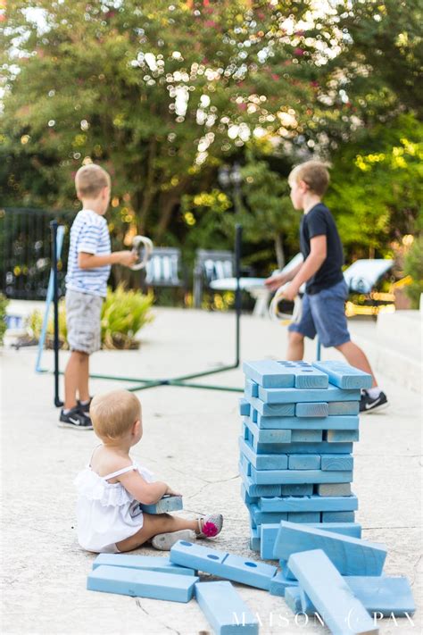 Outdoor Family Games: Build Together - Maison de Pax