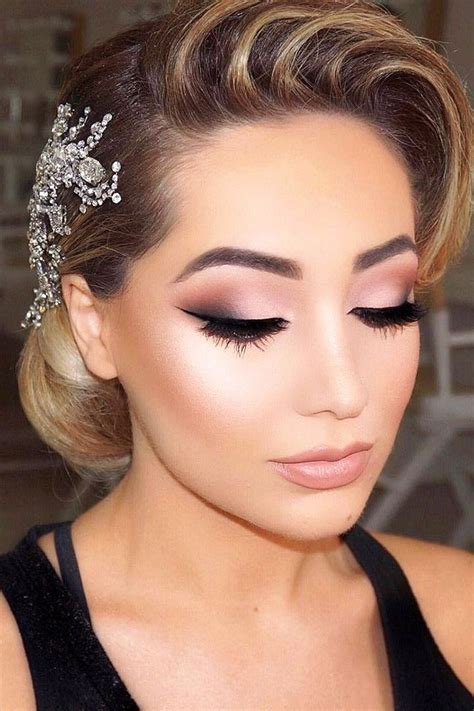 Wedding Makeup: 50 Looks For Brides [2024 Guide + Expert Tips ...