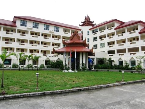 Mawlamyaing Strand Hotel - hotel in Mawlamyine, Mon State, Myanmar - EXO Travel