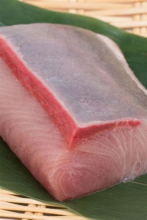 Yellowtail Sashimi (How to Make Hamachi Sashimi)