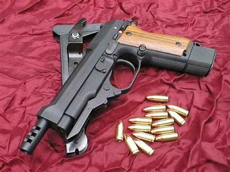 74 best images about Beretta 93R Machine pistol on Pinterest | Drug ...