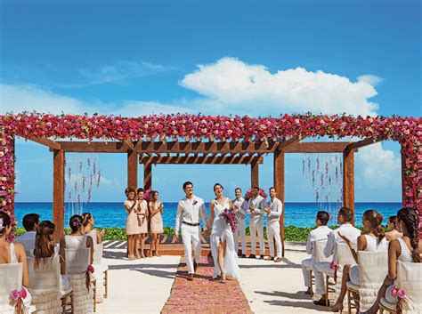 Top 10 Cancun Wedding Packages & Resorts | W/Prices (2024)