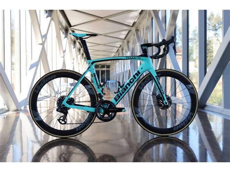 BIANCHI OLTRE XR4 DISC CELESTE - Velo7