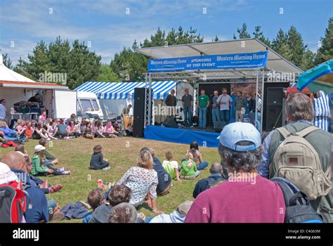 Sea shanty singers hi-res stock photography and images - Alamy