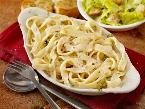 True Origin Of Fettuccine Alfredo, The Italian Dish That Continuously ...