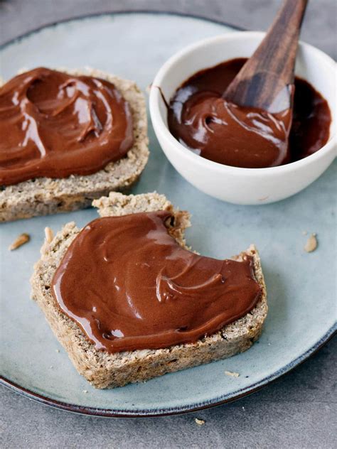 Vegan Nutella Recipe | Easy Chocolate Spread - Elavegan