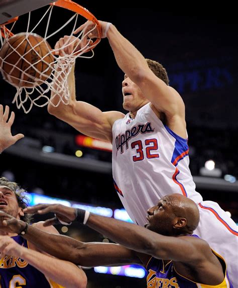 Blake Griffin’s Dunks Earn Online Views and On-Court Smiles - The New York Times