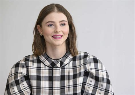 Thomasin McKenzie - Jojo Rabbit Photocall in Los Angeles-14 | GotCeleb