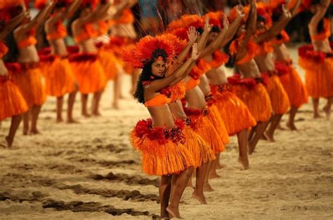 Pin by Monoiî1 on Tahiti | Polynesian dance, Tahitian dance, Tahiti