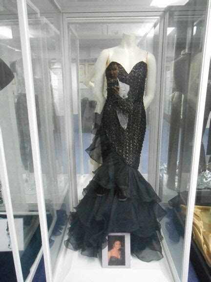 1995 Grammy Award Dress, I love it! This dress would have been cool to see in the movie ...