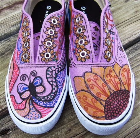 EasyMeWorld: DIY FreeStyle Art For Shoes - Zentangles