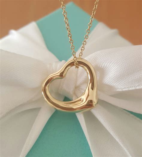 Buy Vintage Tiffany & Co. 18ct Yellow Gold Heart Pendant/Necklace – Catherine Trenton Jewellery