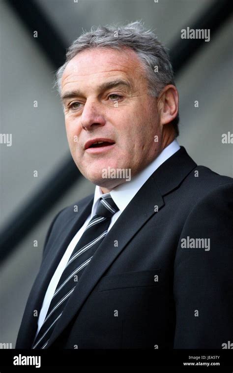 Football manager dave jones hi-res stock photography and images - Alamy