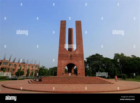 Shaheed Minar at Jahangirnagar University designed by Architect Rabiul ...