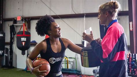 UConn Huskies recruit Olivia Nelson-Ododa dunks her way to the final at ...