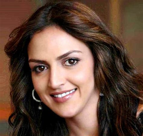 Esha Deol Age, Boyfriend, Husband, Children, Family, Biography » StarsUnfolded