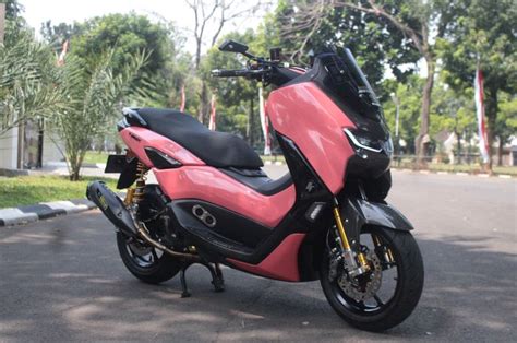 Yamaha All New NMAX Manis Manja Berjubah Peach Dikombo Aksesori Racing - GridOto.com