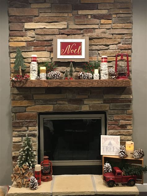 Christmas 2016 rustic mantle decor Christmas Mantels, Christmas 2016, Christmas Ideas, Christmas ...