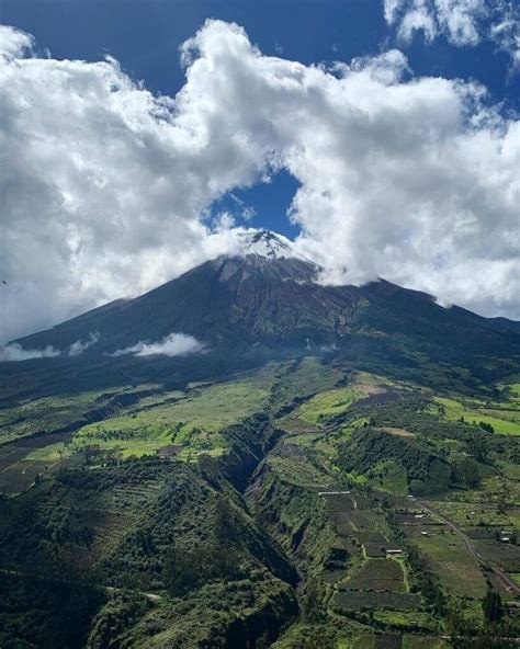 All Breathtaking Volcanoes of Ecuador (Local Guide + Photos)
