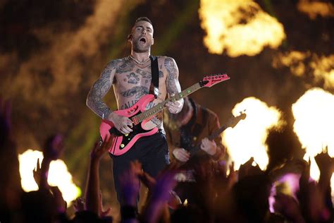 Super Bowl halftime show, led by Adam Levine, missing magic | Super ...