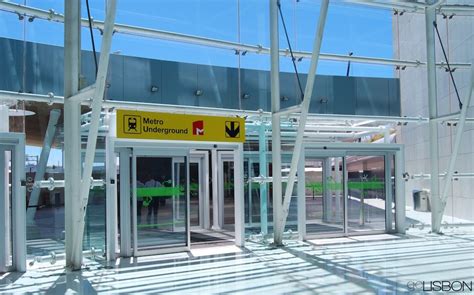 LISBON AIRPORT (LIS) - Airport and transport information