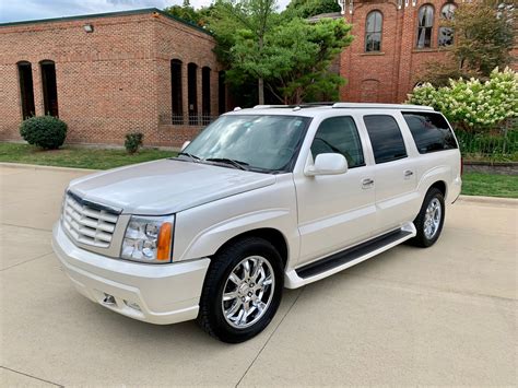 2004 Cadillac Escalade | Showdown Auto Sales - Drive Your Dream