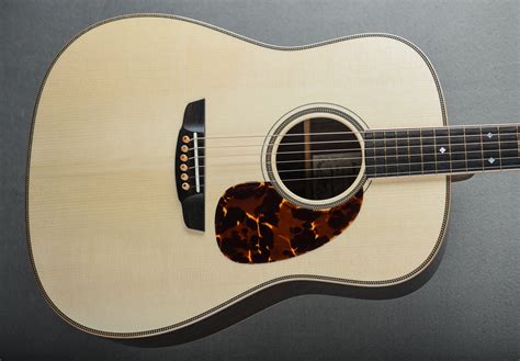 Traditional Dreadnought – Dave's Guitar Shop