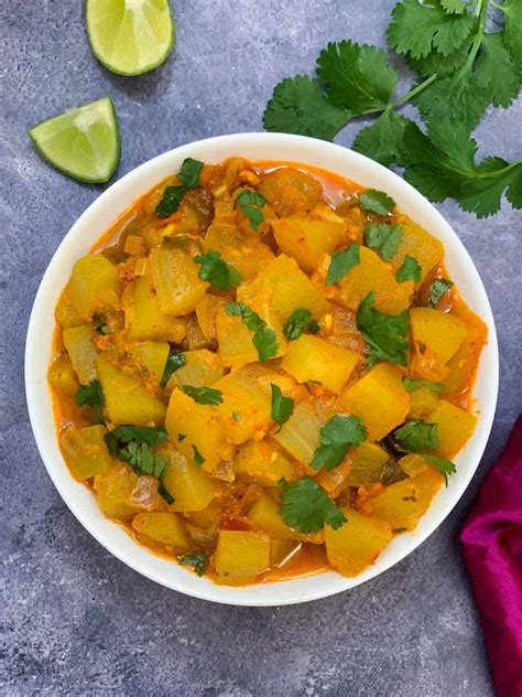 Lauki Ki Sabzi | Bottle Gourd Curry - Indian Veggie Delight