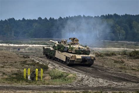 Biden approves sending 31 Abrams tanks to Ukraine - QuikReader News