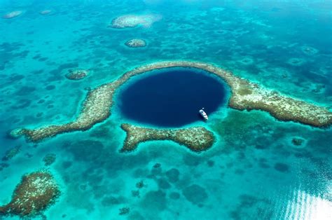 Blue Hole - Belize Diving