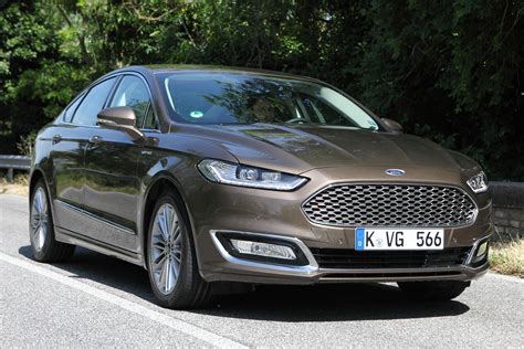 Ford Mondeo Vignale review: 2015 first drive