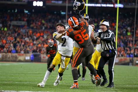 Legal Opinion: Myles Garrett Swinging A Helmet At Mason Rudolph Is ...