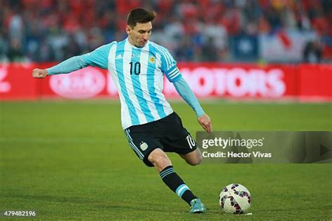 Lionel Messi 2015 Copa America Photos and Premium High Res Pictures ...