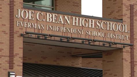 Everman High School shooting threat prompts extra security on campus ...