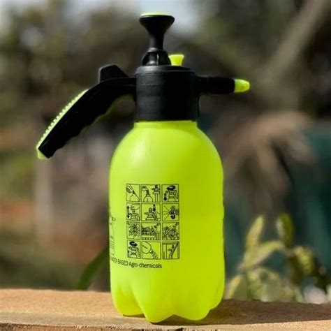 HDPE 2 Litre Garden Spray Bottle at Rs 150/piece in New Delhi | ID ...