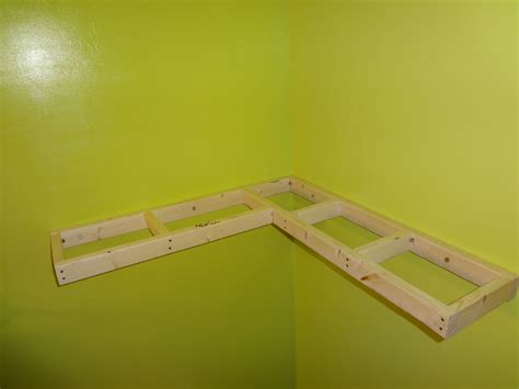 Floating Corner Shelf | Floating corner shelves, Floating shelves diy, Corner shelves