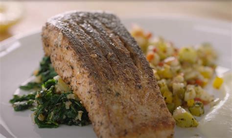 Gordon Ramsay’s Salmon, Definitely Savory Quick Crispy Salmon Recipe