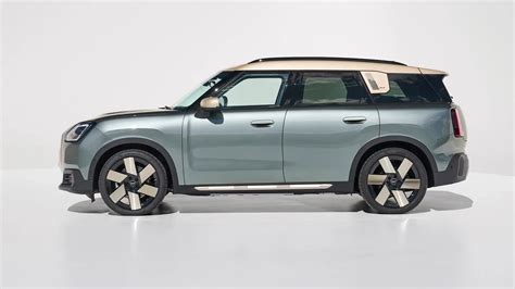 2024 Mini Countryman unveiled with petrol and electric power, here next year - Drive