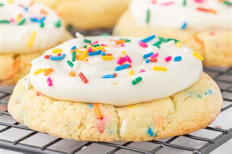 Funfetti Birthday Cake Cookies | 365 Days of Baking and More