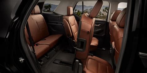 2021 Chevrolet Traverse Interior | Dimensions | Cargo Space | Cox ...