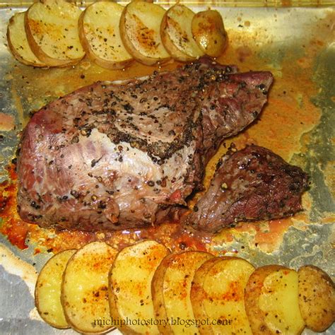 Michi Photostory: Oven Baked Steak and Potatoes