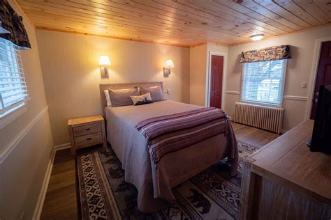 Our Rooms | The SnowShoe Lodge